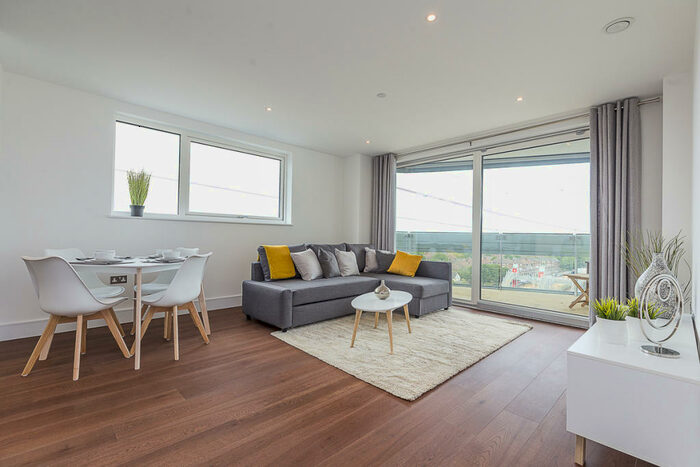 1 Bedroom Apartment To Rent In Gateway Tower, Western Gateway, Royal Victoria, London, E16