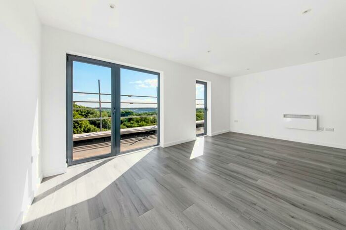 2 Bedroom Penthouse To Rent In Card House, Bingley Road, Bradford, BD9