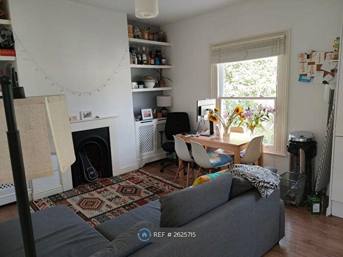 2 Bedroom Flat To Rent In Saltoun Road, London, SW2