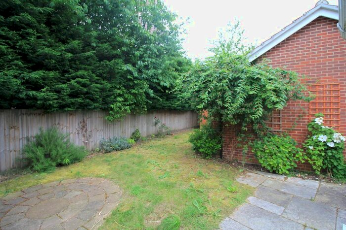 3 Bedroom Town House To Rent In Tulip Gardens, Norwich, NR4