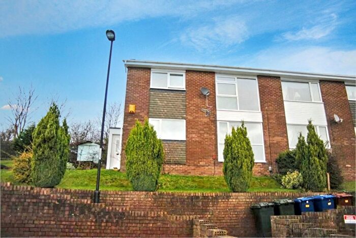 2 Bedroom Flat To Rent In Helston Court, Newcastle Upon Tyne, NE15