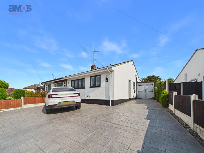 2 Bedroom Semi-detached Bungalow For Sale In Broomfield, Hadleigh, Essex, SS7