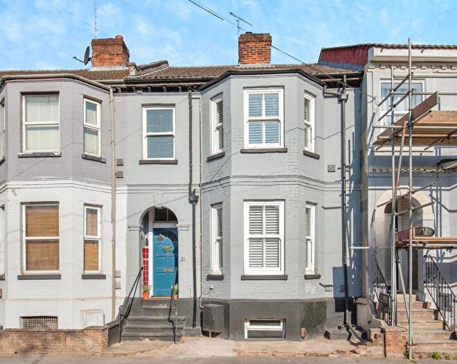 3 Bedroom Terraced House For Sale In Maldon Road, Colchester, CO3