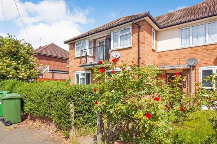 1 Bedroom Apartment For Sale In Morrice Close, Langley, SL3