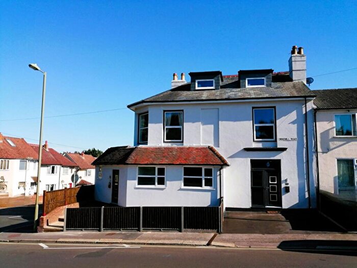 1 Bedroom Maisonette For Sale In Windmill Road, La Fontaine Court, GU12