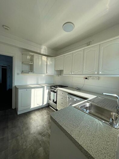 2 Bedroom Flat To Rent In Warren Court, Euston Road, London, NW1