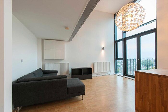 2 Bedroom Flat To Rent In Cowley Road, London, W3