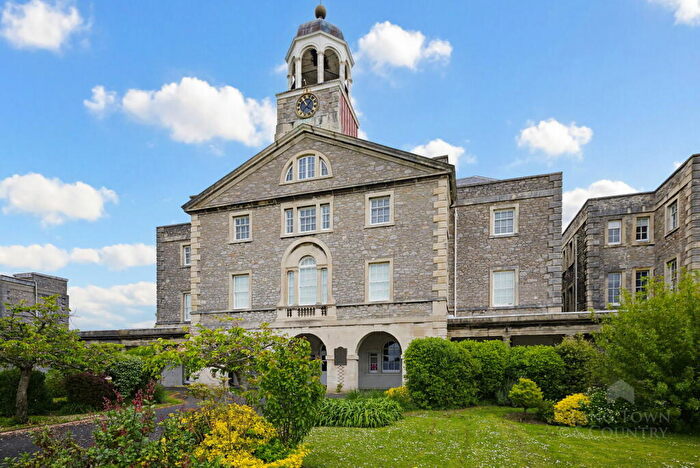 2 Bedroom Apartment For Sale In Trafalgar Court, Craigie Drive, Stonehouse, PL1