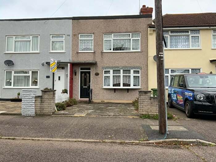 3 Bedroom Terraced House To Rent In Woburn Avenue, Hornchurch, London, RM12