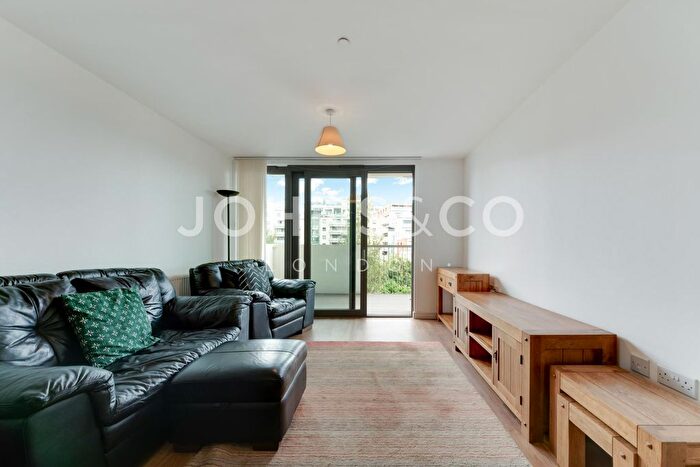 2 Bedroom Flat To Rent In Waterside Heights, Waterside Park, London, E16