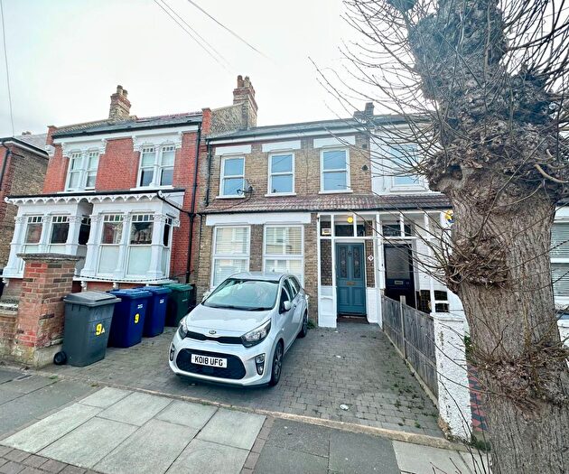 2 Bedroom Flat To Rent In Macdonald Road, Friern Barnet, N11