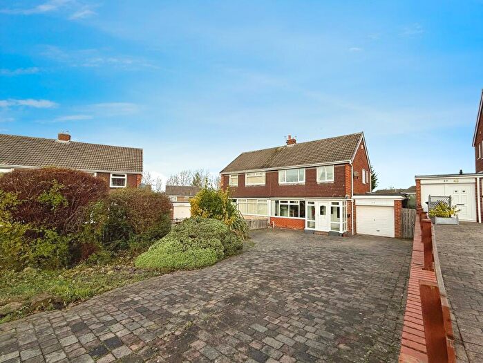 3 Bedroom Semi-Detached House For Sale In Pilgrims Way, Durham, DH1