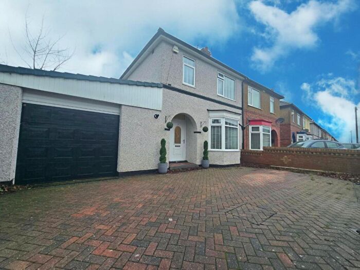 3 Bedroom Semi-Detached House For Sale In The Stray, Darlington, DL1