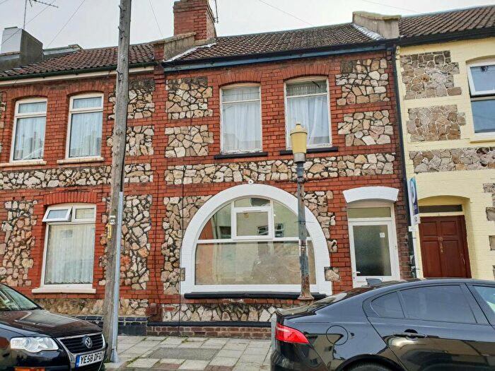 2 Bedroom Flat To Rent In Bradley Crescent, Shirehampton, Bristol, BS11