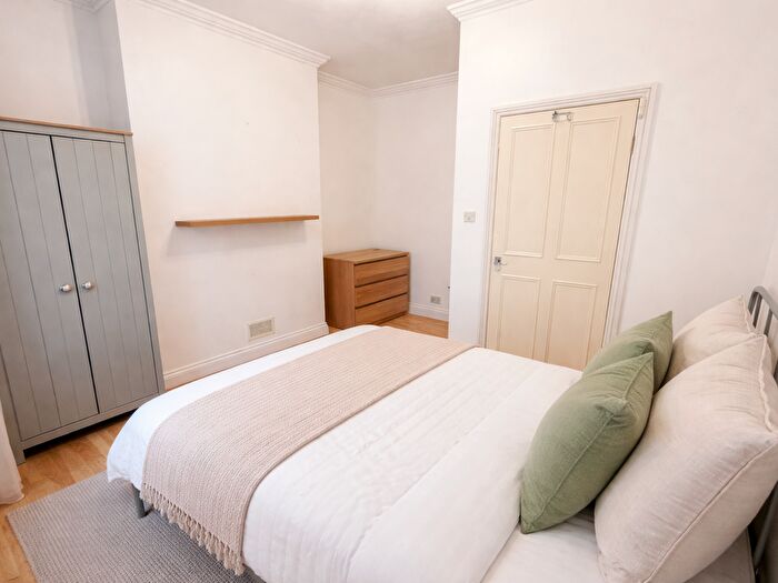 2 Bedroom House To Rent In Abingdon Road, PL4