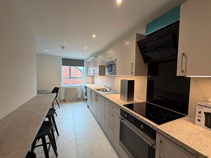 6 Bedroom Flat To Rent In Havelock Place, Stoke-On-Trent, ST1