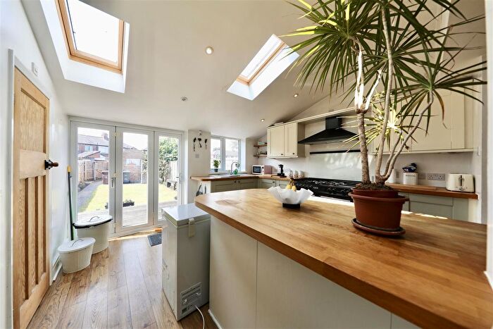 3 Bedroom Terraced House For Sale In Kenilworth Avenue, Hull, HU5