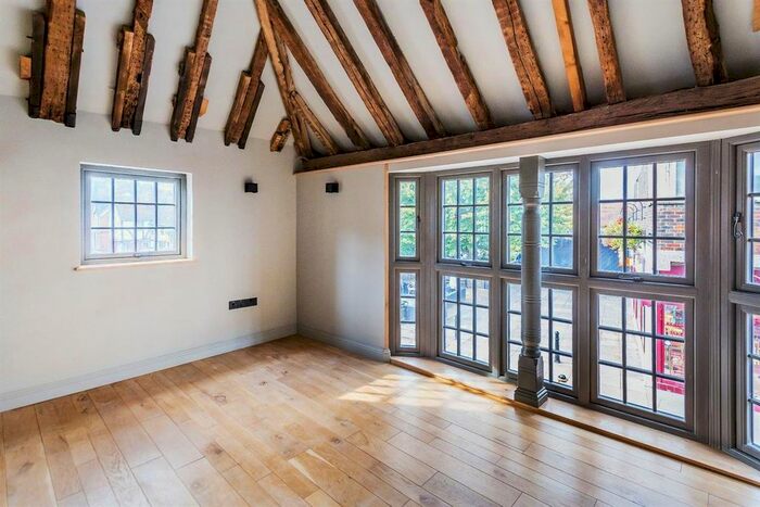 1 Bedroom Flat To Rent In High Street, Edenbridge, TN8