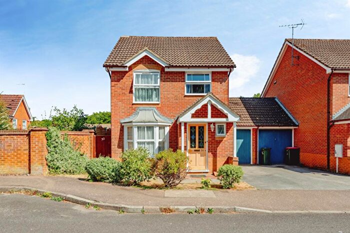 4 Bedroom Detached House For Sale In Penfold Road, Maidenbower, Crawley, RH10
