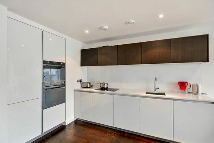 2 Bedroom Flat To Rent In Kew Bridge West, Kew Bridge, Brentford, TW8