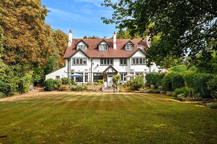 2 Bedroom Flat For Sale In Chesham, Buckinghamshire, HP5