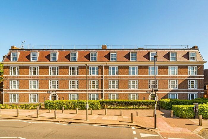 3 Bedroom Flat For Sale In Felsham Road, Putney, SW15