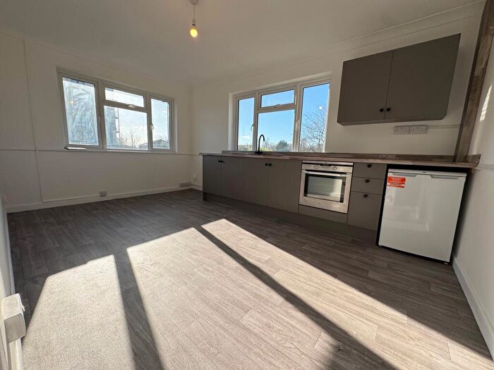 3 Bedroom Flat To Rent In Upton Road, Poole, BH17