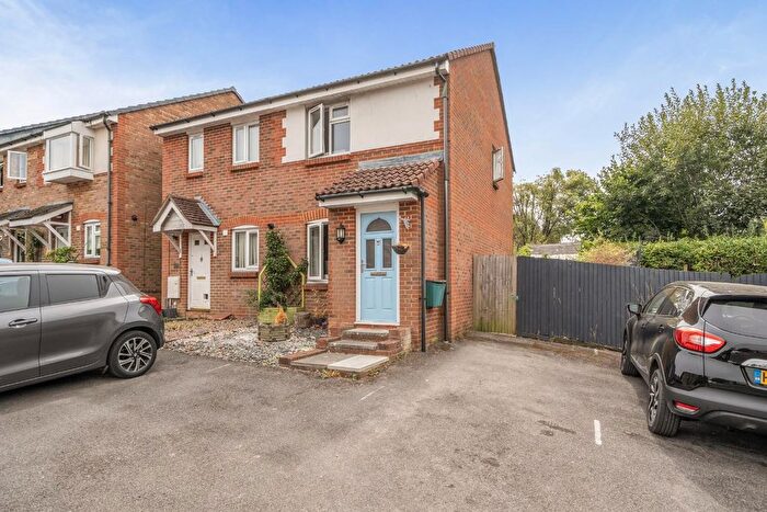 2 Bedroom Semi-Detached House For Sale In Tillington Gardens, Clanfield, Waterlooville, PO8