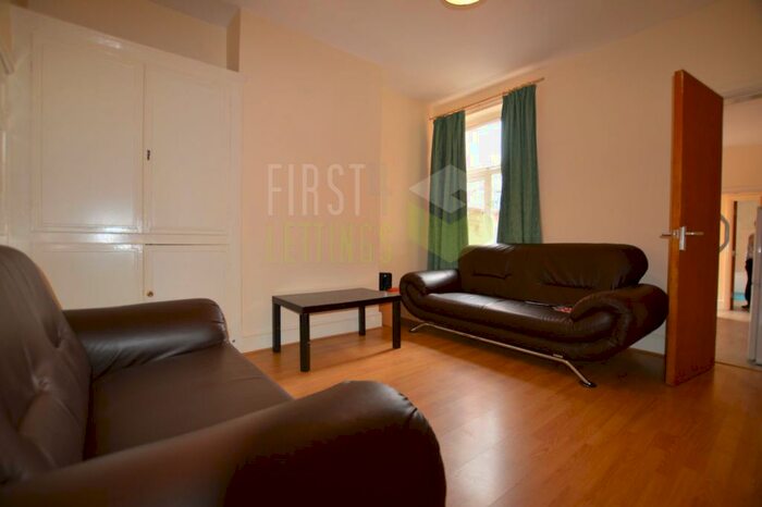 4 Bedroom Terraced House To Rent In Grasmere Street, Leicester, LE2