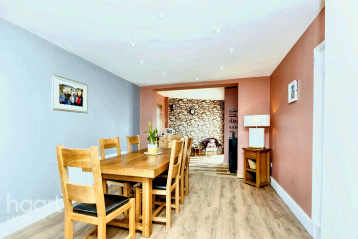 4 Bedroom Detached House For Sale In Garland Crescent, Leicester, LE3