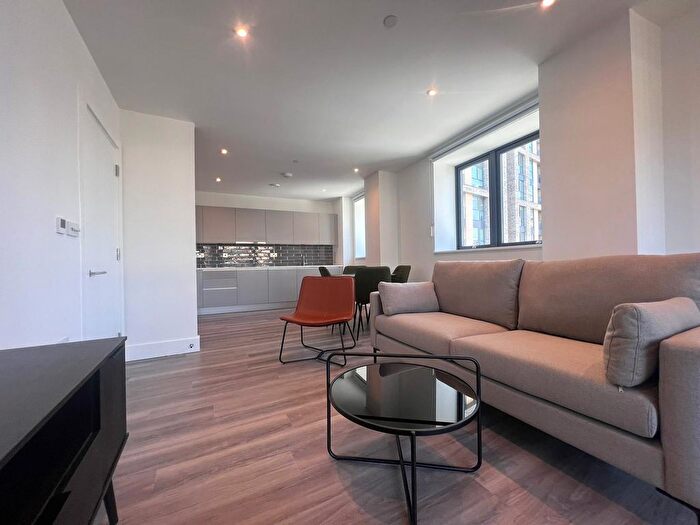 2 Bedroom Flat To Rent In Garwood House, London, SE10