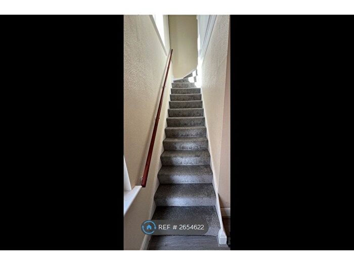 2 Bedroom Flat To Rent In London, London, N12