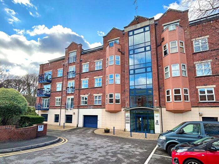2 Bedroom Flat To Rent In Carisbrooke Road, Far Headingley, Leeds, LS16