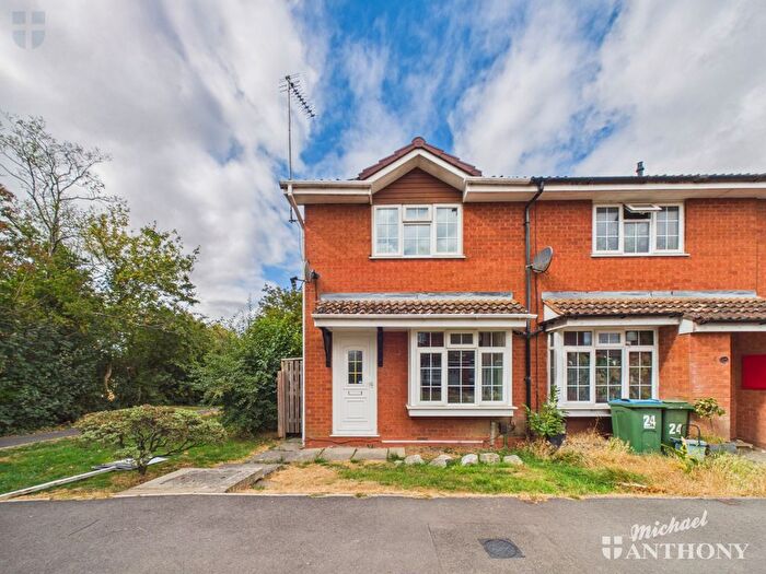 2 Bedroom End Terrace House For Sale In Edward Close, Aylesbury, HP21