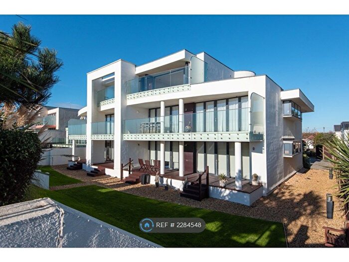 4 Bedroom Flat To Rent In Aurora, Goring-By-Sea, Worthing, BN12