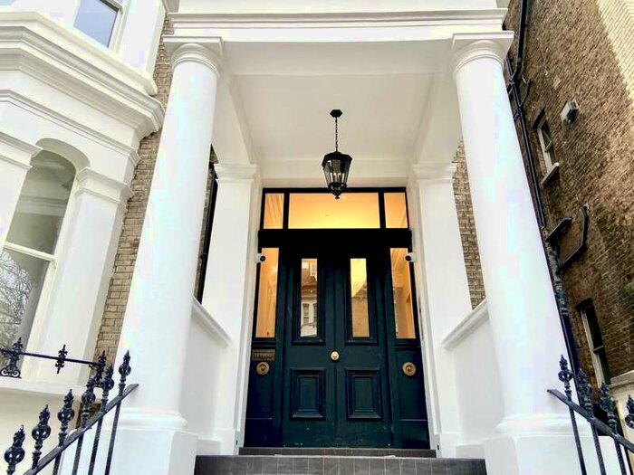 Flat To Rent In Redcliffe Gardens, Chelsea, London, SW10