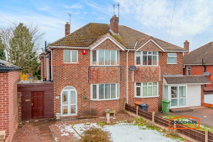 3 Bedroom Semi-Detached House For Sale In Chase Road, Brownhills, WS8