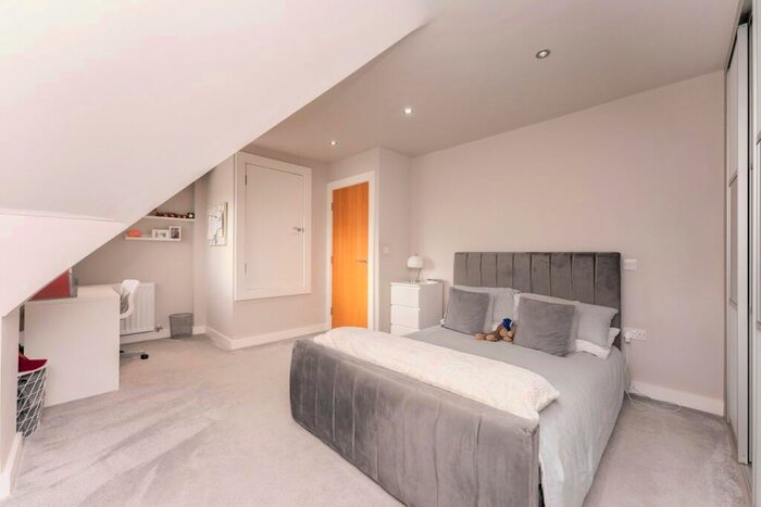 5 Bedroom Link Detached House For Sale In Vyner Croft, Prenton, CH43