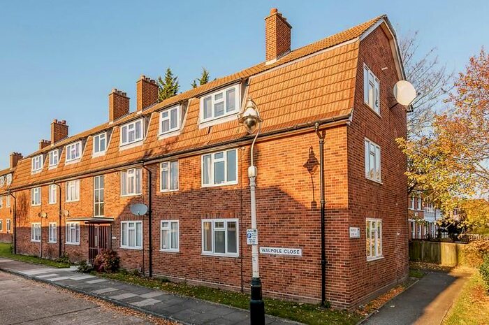 1 Bedroom Flat To Rent In Walpole Close, Ealing, London, W13