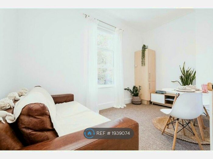 1 Bedroom Flat To Rent In Mansfield Road, Ilford, IG1