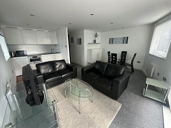 1 Bedroom Apartment To Rent In St Pauls Square, L3