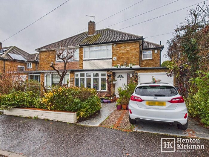 3 Bedroom Semi Detached House For Sale In Hillary Mount, Billericay, Essex, CM12