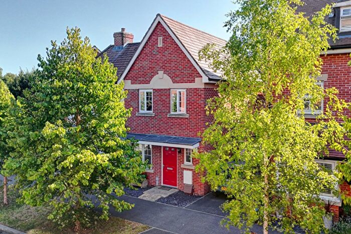 2 Bedroom Semi-Detached House For Sale In Reid Crescent, Hellingly, BN27