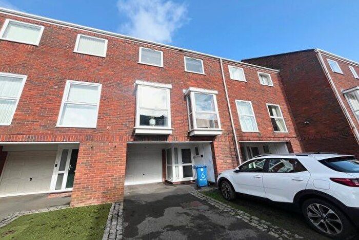 3 Bedroom Town House To Rent In New Street, Poole, BH15