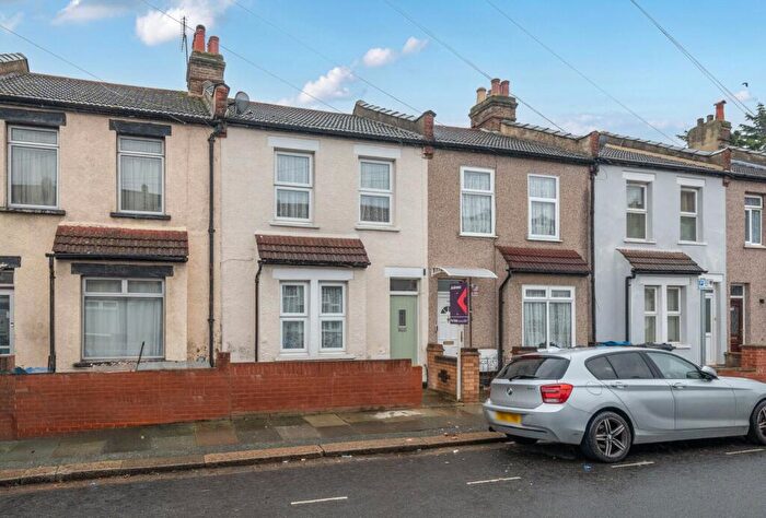 2 Bedroom Terraced House For Sale In Seaton Road, Mitcham, CR4