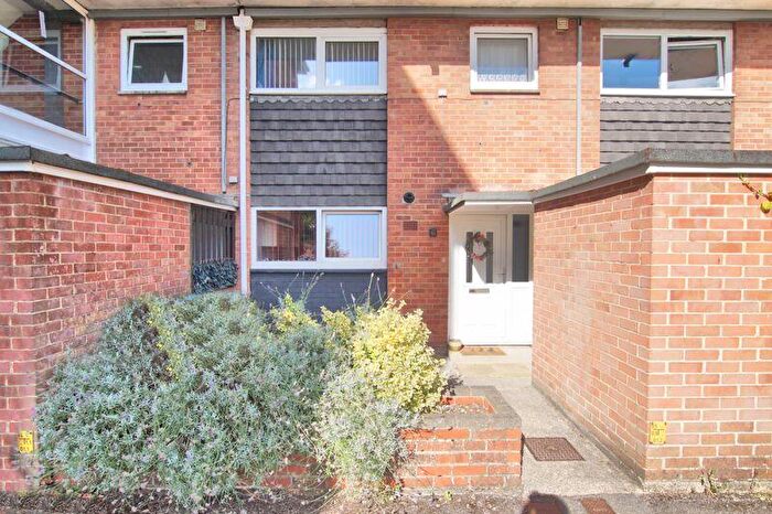 2 Bedroom Maisonette For Sale In Redlands Lane, Fareham, PO16
