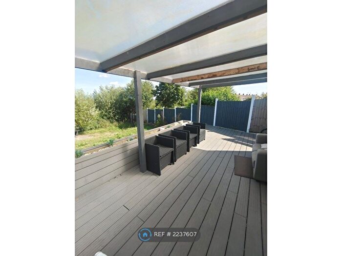 3 Bedroom End Of Terrace House To Rent In Gernons, Basildon, SS16