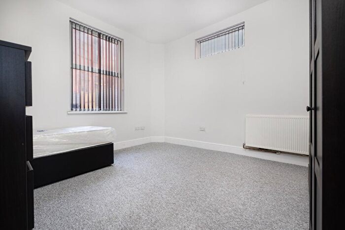 5 Bedroom Town House To Rent In Radford Road, Radford, Nottingham, NG7