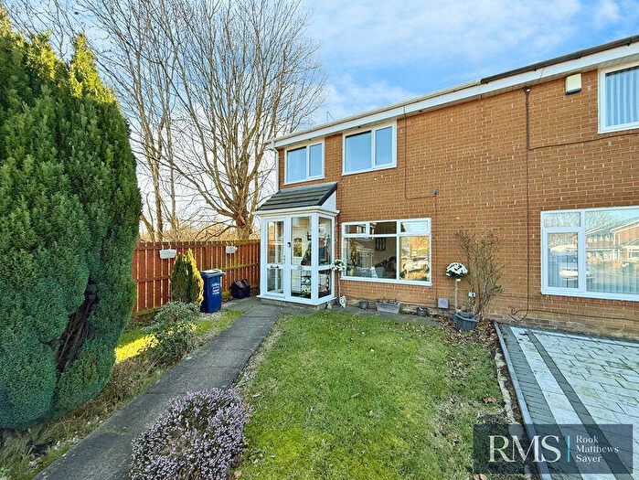 3 Bedroom End Of Terrace House For Sale In Windsor Court, Newcastle Upon Tyne, NE3