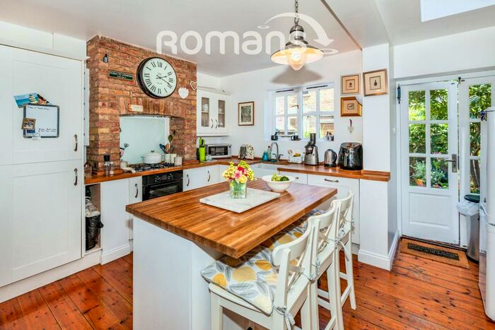 2 Bedroom Terraced House To Rent In Alexandra Road, SL4